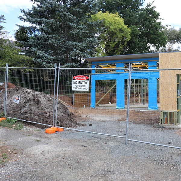 do you deliver and install temporary fencing and what's the price for these services in Rydal